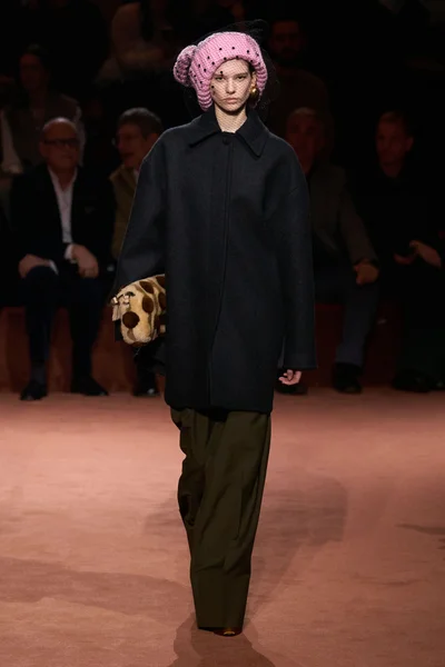 Look 13
